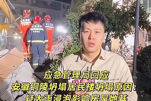 中国男篮最新训练视频：全队练习快攻传球上篮 阿不都反击暴扣